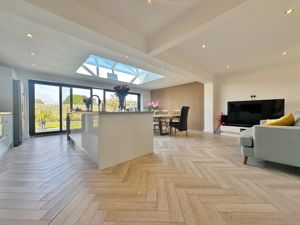 Photo 11- click for photo gallery